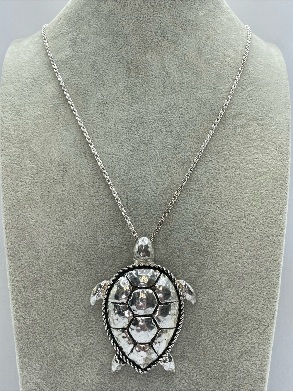 Silver Tone Sea Turtle Pendant Necklace Ocean Beach Coastal Animal Jewelry